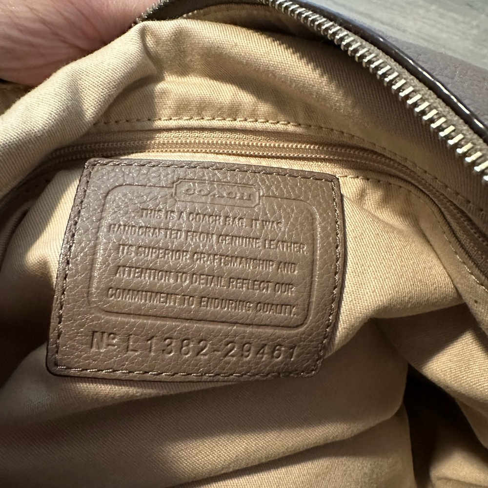 Coach Nearly Vintage Bleecker Daily Bag Silver/Silt - Picture 3 of 12
